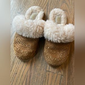 UGG kids winter slippers in size 13